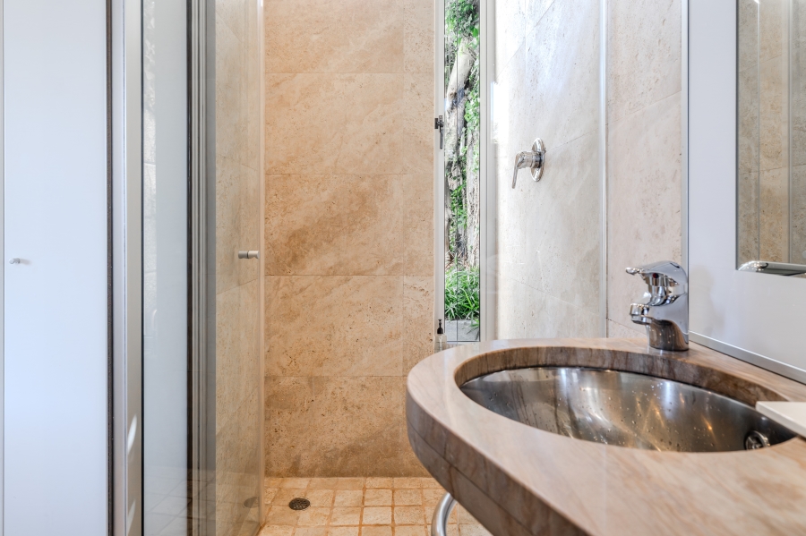 8 Bedroom Property for Sale in Camps Bay Western Cape